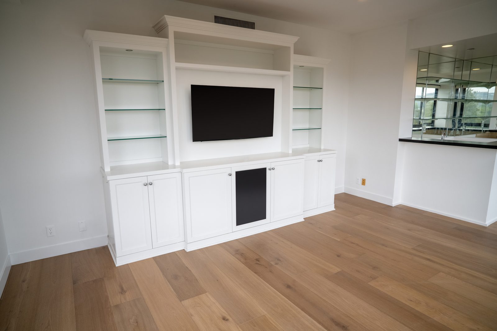 Garrison Beverly Hills European Oak Carmelita, photo 2 of 3