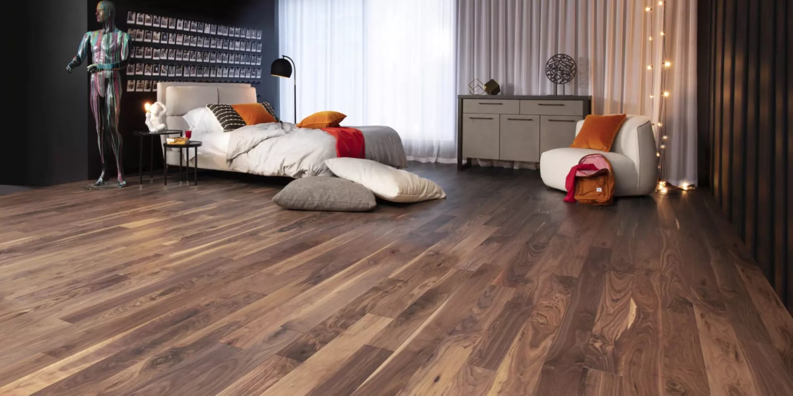 Mirage Walnut Natural Brushed DuraMatt, photo 2 of 4