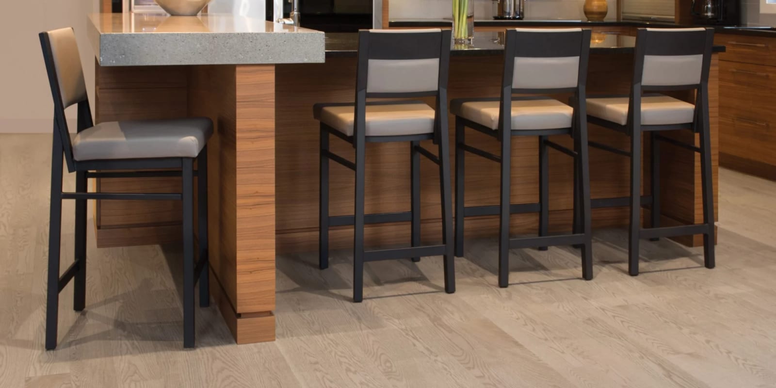 Mirage Red Oak Rio Smooth Cashmere, photo 4 of 4